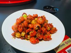 -肥肥虾庄·金牌油焖大虾(汉口城市广场店)