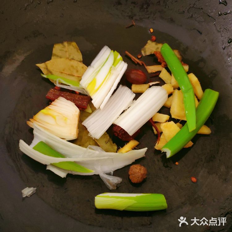 来长春必吃铁锅炖大鹅