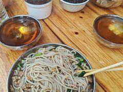 -正宗杨记普洱酸醋米线(总店)