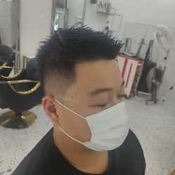 -木子造型S A L O N烫染·造型·理发