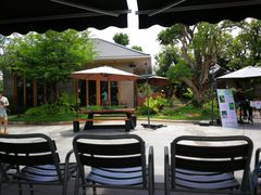 -Chom Cafe and Restaurant