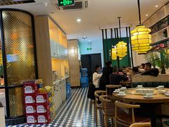 大堂-湘当有饭剁椒鱼头(昆山招商花园城店)
