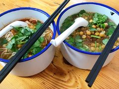 金牌杂酱面-胖胖板凳面