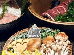 -三出山火锅(南京万象天地店)