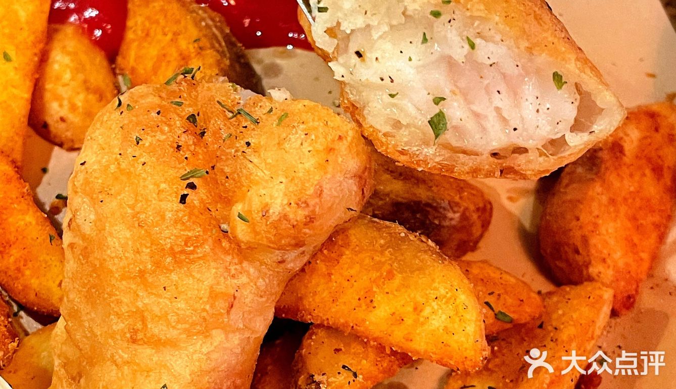 来武汉也要去的小酒馆工业风环境菜品真的惊艳我️