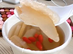 冰糖银耳炖雪梨-炖物24章·顺时轻养茶(黄龙店)