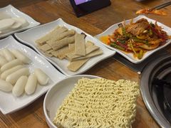 -喇喇排骨火锅·传统韩式脊骨汤(望京西园总店)