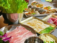 -围炉肉舍•炭烤活鳗•丹东海鲜烤肉(步行街店)