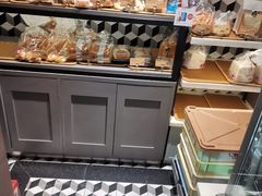 面包甜点陈列柜-圣安娜饼屋(信和广场店)