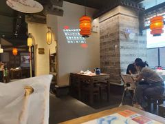 大堂-宽窄巷成都菜(青岛路万达广场店)