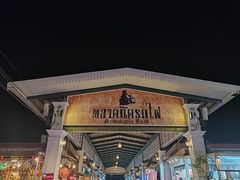 -席娜卡琳火车铁道夜市