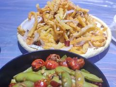 -老街烧烤大排档·地道湖北菜·龙虾馆(汉口火车站店)