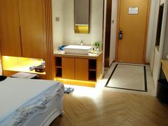 -南洋冠盛酒店(广州天河公园地铁站店)