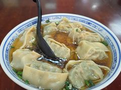 半菜半肉-古徽州馄饨店(宝安路店)