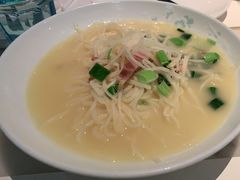 -港丽餐厅(高德置地店)