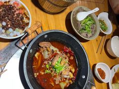 -大众跷脚牛肉馆·非遗传承单位(峨眉山店)