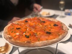 烟熏三文鱼比萨-WOLFGANG PUCK KITCHEN & BAR(迪士尼小镇店)