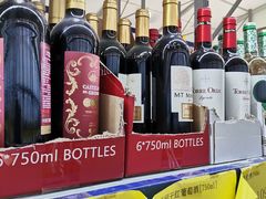 -黄五箱进口网红仓(金沙滩啤酒城店)