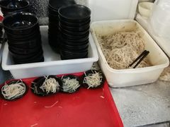 -丽虹云南过桥米线(兴工街店)