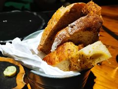 餐前包-AZUL by FUEL蓝色·法式酒馆(琶醍店)