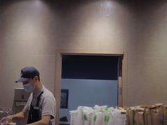 -瑞幸咖啡(荣德国际店)