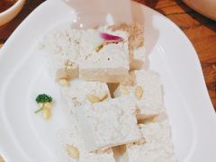 -颐辰舍岁岁羊(文昌万达景园店)