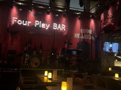-FOUR PLAY BAR