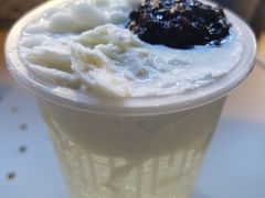 白雪黑糯米热冰粉-甜心闲生传统手工冰粉(奎星楼店)