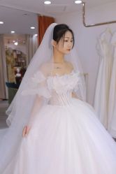 -台湾蔡美月婚纱租赁