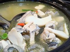 姬松茸炖鸡-妈妈的味道(和顺古镇店)