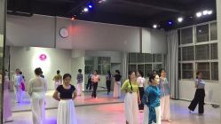 -星秀丽模特T台·舞蹈师资培训中心