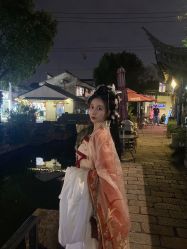 -一揽芳华汉服旗袍体验馆(拙政园店)