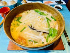 过桥米线-翠湖六号全日制西餐厅(翠湖宾馆店)