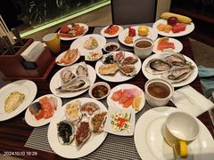 -广州万富希尔顿酒店·感趣自助餐厅·金秋蟹宴生蚝海鲜刺身烧烤