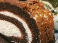 栗子瑞士卷-Dough&Joe团憩(瑞虹天地月亮湾店)