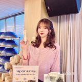 敷完后，觉得自己的脸软软的，很水润，还很有光泽呢！