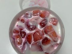 草莓芋泥捞脑袋杯-喜乐村芋泥脑袋家族(三里屯店)