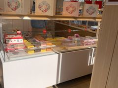 面包甜点陈列柜-好利来(阜成门店)