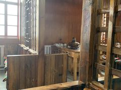 大堂-果松木炭酸菜铜火锅·外婆参鸡汤