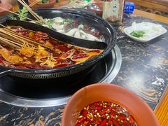 -灌县老妈砂锅串串香(万科红生活广场店)