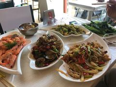 -覃记海鲜美食餐厅