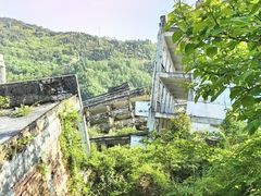 -四川汶川特大地震漩口中学遗址