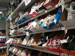 -唯品会(北京国瑞城店)