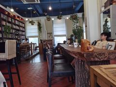 -房角石咖啡与书(吉大南校店)