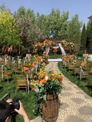 -花轿喜屋婚礼策划