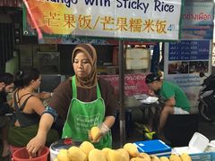 -芒果糯米饭摊子