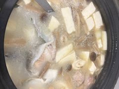 雅鱼头-干老四雅鱼饭店(滨江西路店)