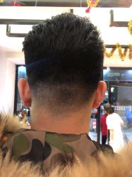 -苑苑发型设计