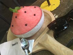 -莓园冰淇淋店