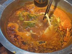 -野山舂·贵州现舂酸汤火锅(鸿通城店)